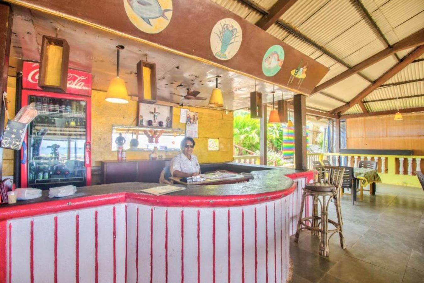 Roseal Beach Front Baga Extérieur photo